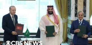 Saudi Arabia, Pakistan and Turkey sign defense deal, raising some alarm in the Middle East